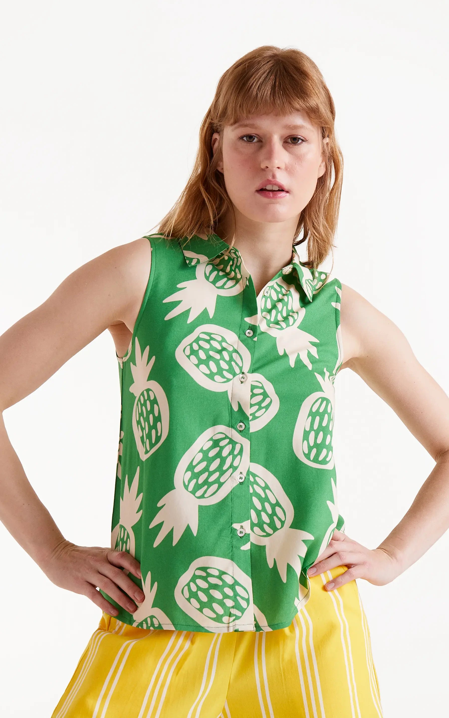 Compania Fantastica - Sleeveless Shirt With Ananas Print