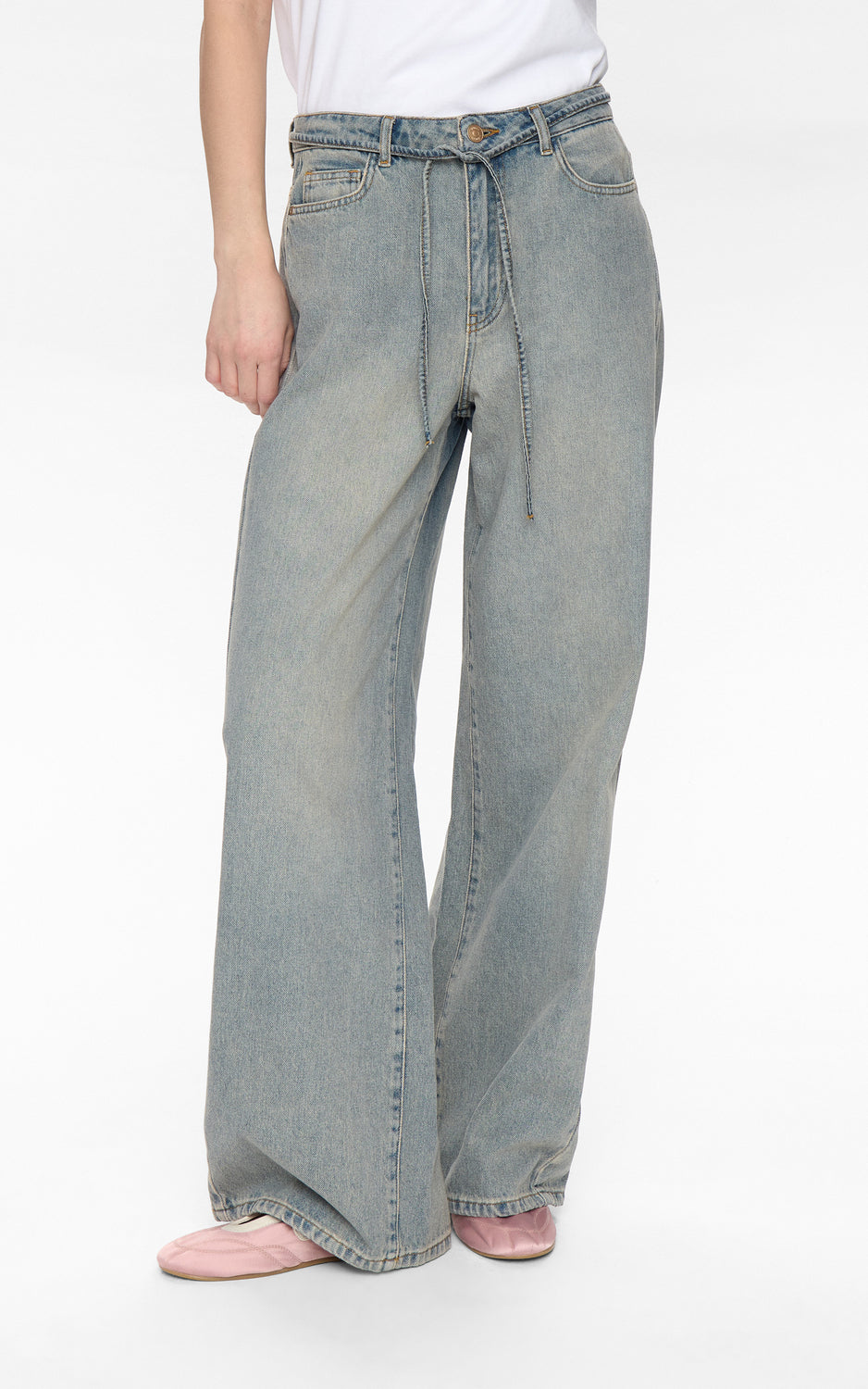 Nümph - Nubrooklyn Wide Jeans Light Tinted Blue Denim
