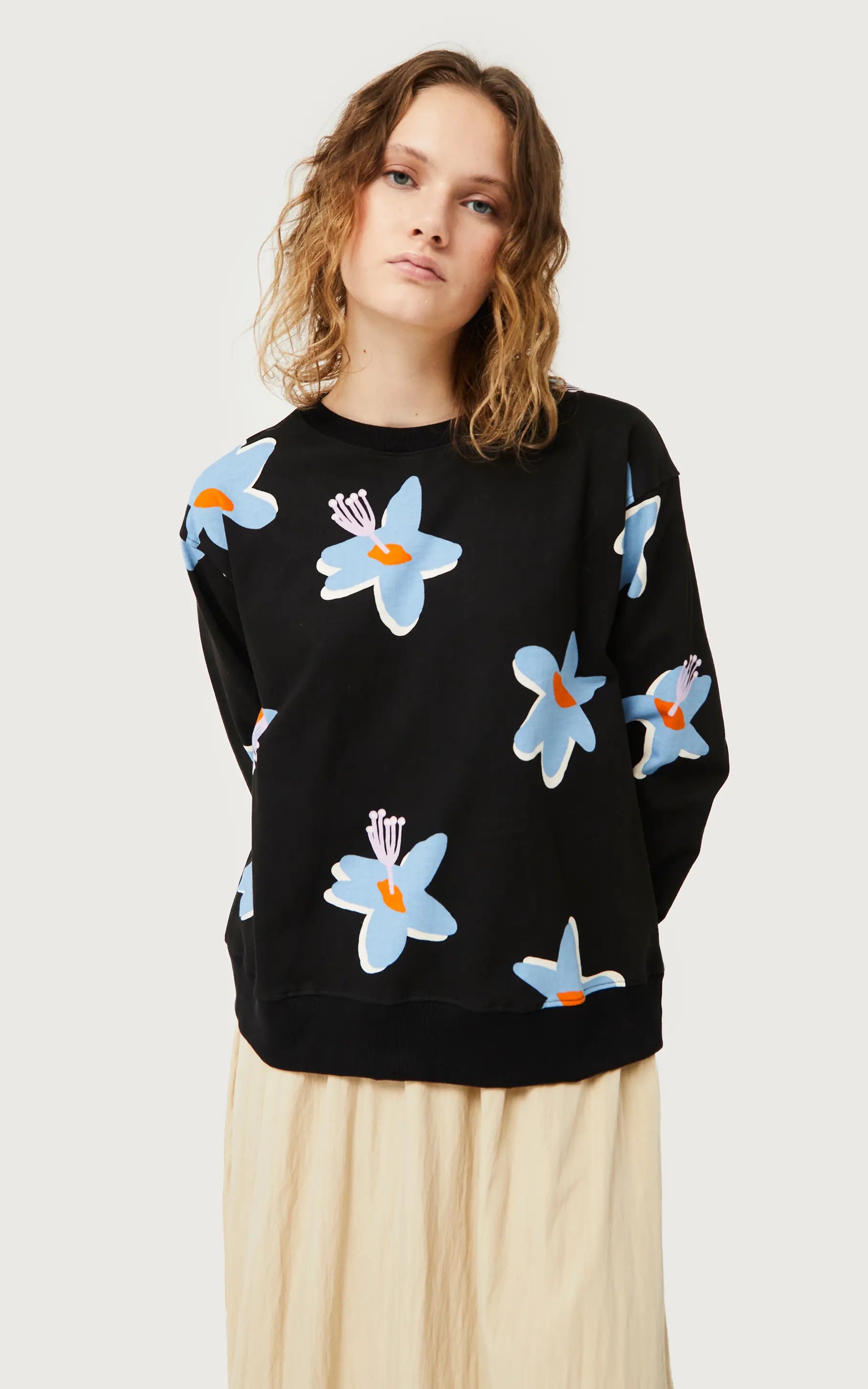 Compania Fantastica - Black Calatea Floral Print Sweatshirt