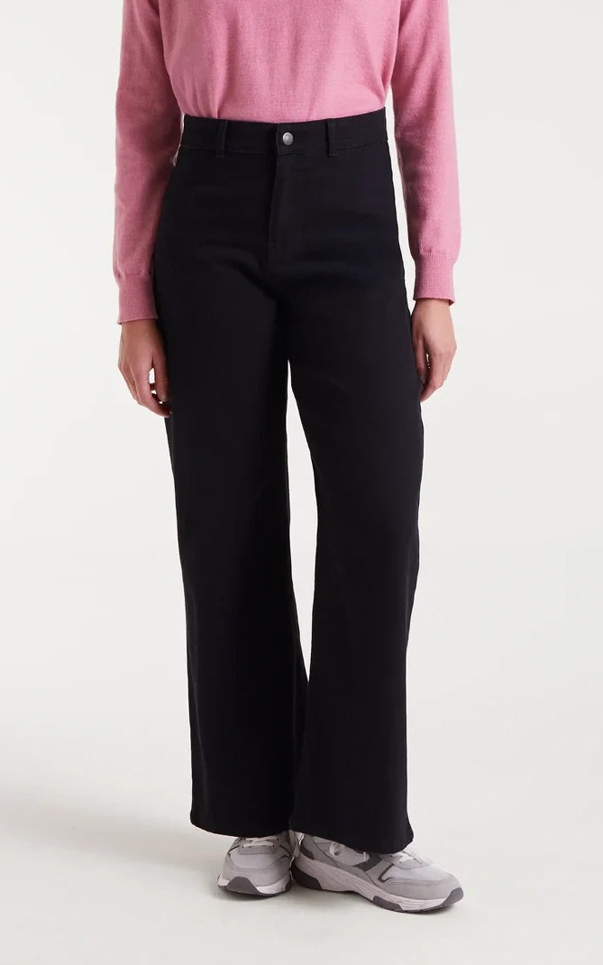 Black Jeans With Strawberry Embroidery