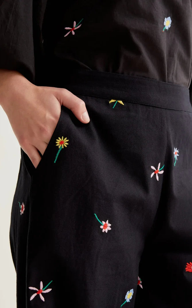 Compania Fantastica - Trousers With Black Gardener Flowers Print