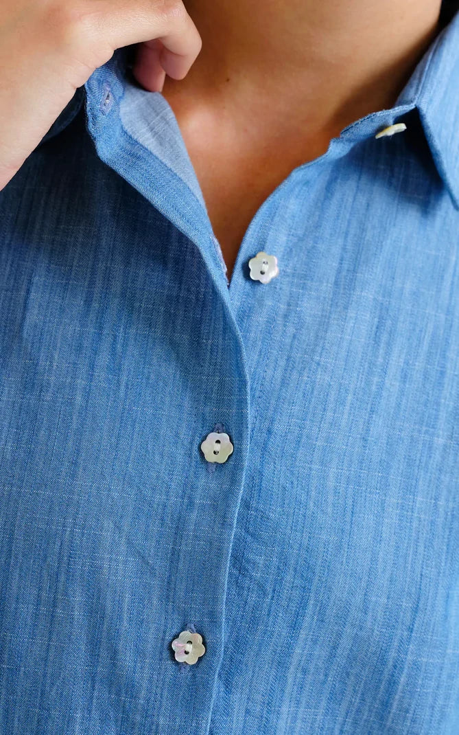 Compania Fantastica - Chambray Light Blue Short Sleeve Shirt